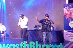 Rapper Raftaar and Karma Perform At Swasth India Telethon Rapper Raftaar and Karma Perform At Swasth India Telethon