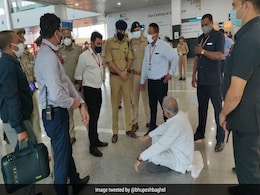 Chhattisgarh Chief Minister Stopped At Lucknow Airport, Sits On Floor Chhattisgarh Chief Minister Stopped At Lucknow Airport, Sits On Floor
