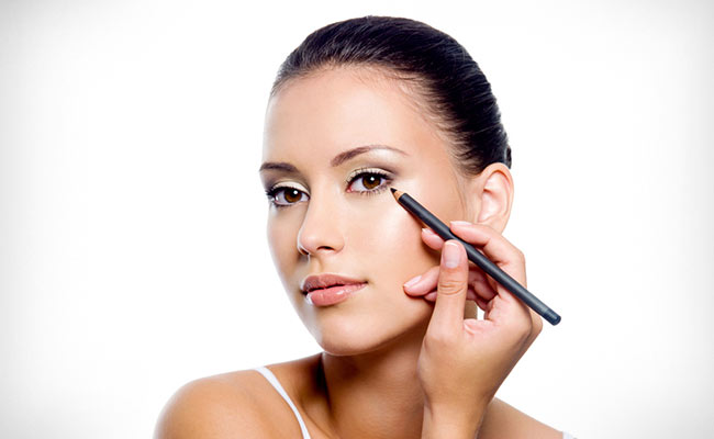 Let Your Eyes Do The Talking With These Top 5 Kajals