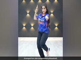 धनाश्री वर्मा ने वर्ल्ड कप सॉन्ग पर यूं झूमकर किया डांस, फैन्स बोले- चहल को मिस करेंगे...देखें Video धनाश्री वर्मा ने वर्ल्ड कप सॉन्ग पर यूं झूमकर किया डांस, फैन्स बोले- चहल को मिस करेंगे...देखें Video