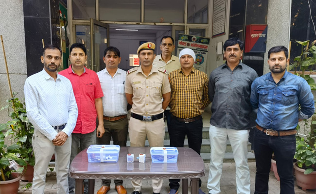 दिल्लीः शातिर लुटेरों को पकड़ने के लिए पुलिस ने बिछाया जाल, 3 गिरफ्तार