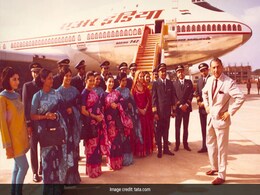 Photos देखें : JRD टाटा को फ्लाइंग लाइसेंस से लेकर महाराजा तक Air India का 89 साल का सफर Photos देखें : JRD टाटा को फ्लाइंग लाइसेंस से लेकर महाराजा तक Air India का 89 साल का सफर
