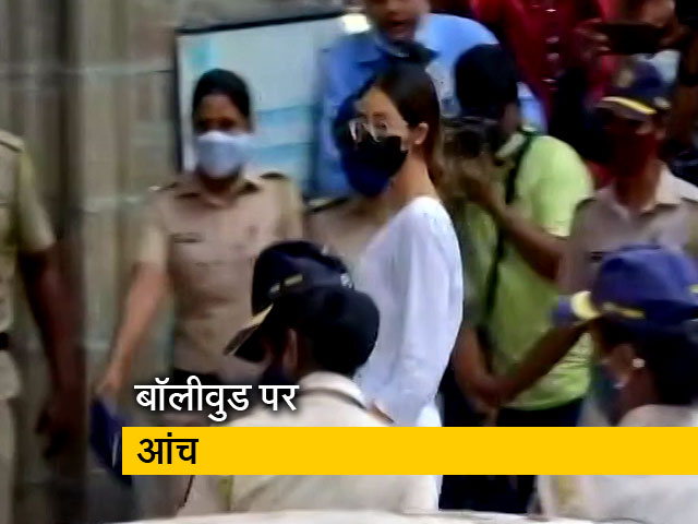 मुंबई ड्रग्स केस: NCB की जांच के घेरे में अनन्या पांडे