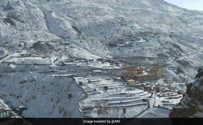 80, Including 11 Tourists, Stranded In Himachal's Lahaul Spiti Due To Bad Weather