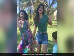 On Shweta Tiwari's "Birthday Dance" Clip With Daughter Palak, Fans Comment: "Looking Like Sisters" On Shweta Tiwari's "Birthday Dance" Clip With Daughter Palak, Fans Comment: "Looking Like Sisters"