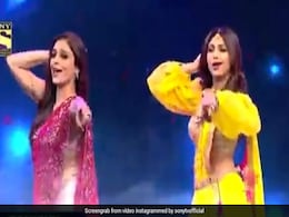 शिल्पा शेट्टी और तब्बू की खूब जमी जोड़ी, 'रुक रुक रुक अरे बाबा रुक' सॉन्ग पर किया धमाकेदार डांस शिल्पा शेट्टी और तब्बू की खूब जमी जोड़ी, 'रुक रुक रुक अरे बाबा रुक' सॉन्ग पर किया धमाकेदार डांस