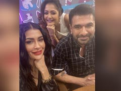 सेलिब्रिटी स्पीकर और होस्ट आशना धनुका को मिल रहे कई फिल्म और रियलिटी शो के ऑफर