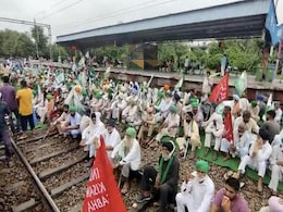 किसानों के 'रेल रोको आंदोलन' के दौरान फंसी रहीं पावर प्लांट्स को कोयला ले जाने वाली 75 मालगाड़ियां... किसानों के 'रेल रोको आंदोलन' के दौरान फंसी रहीं पावर प्लांट्स को कोयला ले जाने वाली 75 मालगाड़ियां...