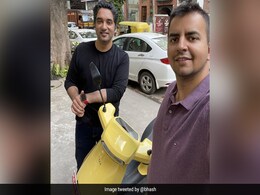 A Coffee Shop Stop Led To Twitter Chat Between Anand Mahindra And Ola CEO A Coffee Shop Stop Led To Twitter Chat Between Anand Mahindra And Ola CEO