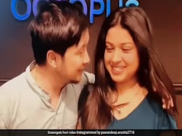 रोमांटिक डांस करते नजर आए पवनदीप राजन और अरुणिता, वीडियो में बोले- जो तुम ना हो तो हम भी हम नहीं... रोमांटिक डांस करते नजर आए पवनदीप राजन और अरुणिता, वीडियो में बोले- जो तुम ना हो तो हम भी हम नहीं...