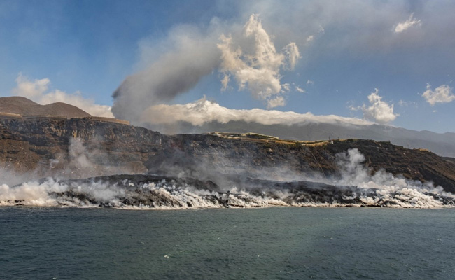 Spain's Canaries Volcano Lava Bigger Than 25 Football Pitches; Raises Concerns
