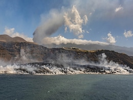 Spain's Canaries Volcano Lava Bigger Than 25 Football Pitches; Raises Concerns Spain's Canaries Volcano Lava Bigger Than 25 Football Pitches; Raises Concerns