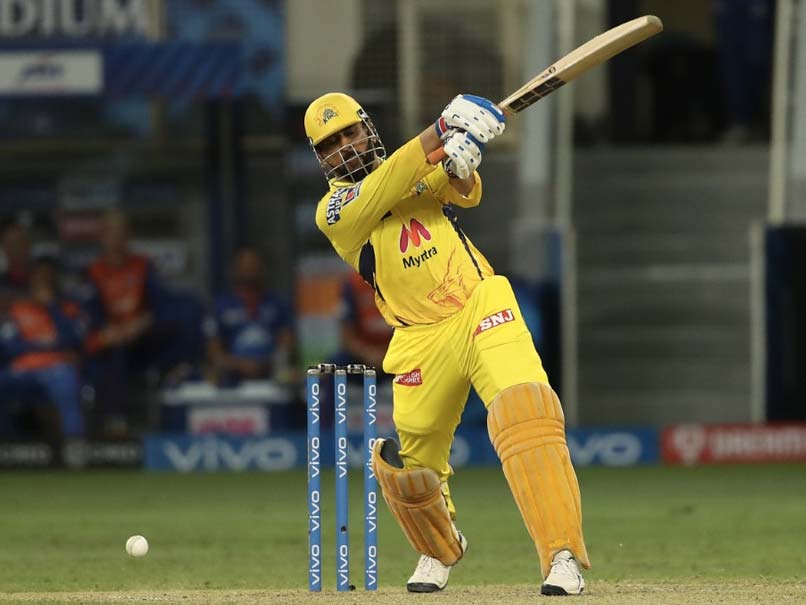 IPL 2021: धोनी ने अपने 'विंटेज स्टाइल' में मैच किया फिनिश, कोहली ने ट्वीट कर कहा, 'सीट पर से उछल गया..'
