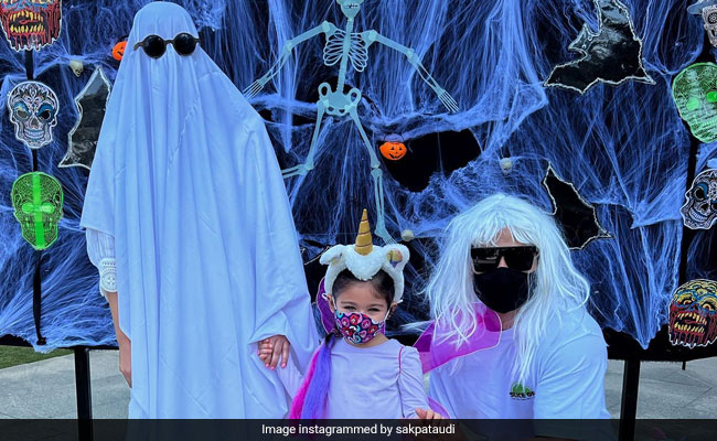 "Be Afraid, Be Very Afraid": Soha Ali Khan's Halloween Message Is Loud And Clear