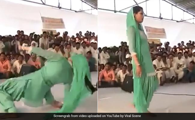 Sapna Choudhary का स्टेज पर डांस करते हुए बिगड़ा बैलेंस और गिरीं धड़ाम से, देखें वीडियो Sapna Choudhary का स्टेज पर डांस करते हुए बिगड़ा बैलेंस और गिरीं धड़ाम से, देखें वीडियो