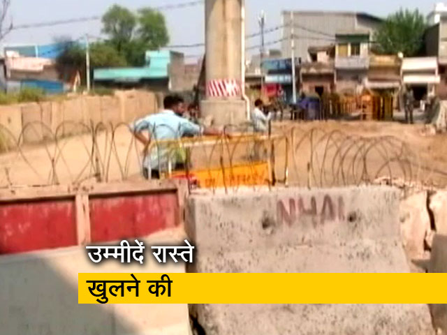 दिल्लीः टीकरी बॉर्डर पर सुरक्षा घेरे हटाए गए और भी जगहों से हटेंगे बैरिकेड्स