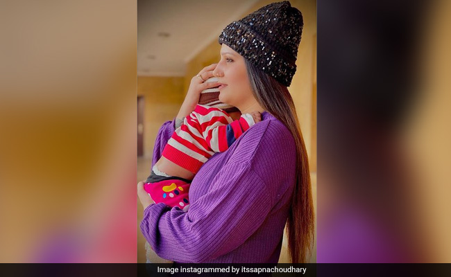 सपना चौधरी ने बेटे के पहले जन्मदिन पर अनाउंस किया नाम, बोलीं- जिसने तैमूर से लेकर सिकंदर तक को थामा है इसलिए तेरा नाम...