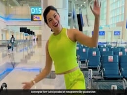 Gauahar Khan एयरपोर्ट पर धमाकेदार भंगड़ा करती आईं नजर, फैन्स ने पूछा- किस बात पे इतना खुश हो... Gauahar Khan एयरपोर्ट पर धमाकेदार भंगड़ा करती आईं नजर, फैन्स ने पूछा- किस बात पे इतना खुश हो...