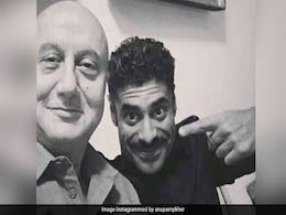 अनुपम खेर ने बर्थडे पर सिकंदर से पूछा- शादी कब कर रहा है?, बेटे का यूं आया रिएक्शन अनुपम खेर ने बर्थडे पर सिकंदर से पूछा- शादी कब कर रहा है?, बेटे का यूं आया रिएक्शन