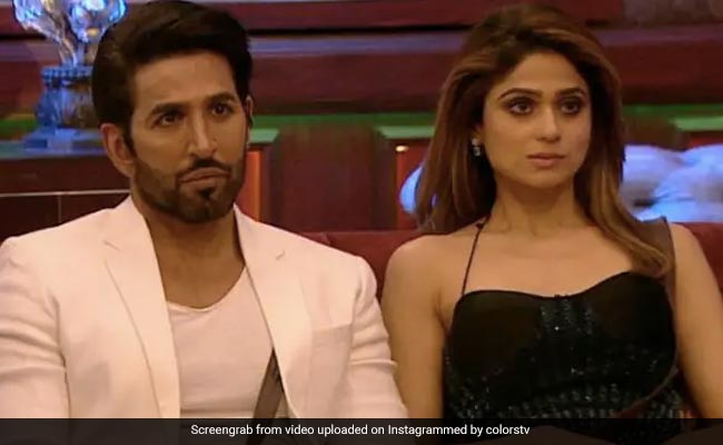 <I>Bigg Boss 15</I>: Shamita Shetty And Vishal Kotian Call Tejasswi Prakash "Fake"