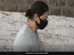 क्रूज ड्रग्स पार्टी मामले में आर्थर रोड जेल में आर्यन से मिलने पहुंचे शाहरुख खान क्रूज ड्रग्स पार्टी मामले में आर्थर रोड जेल में आर्यन से मिलने पहुंचे शाहरुख खान