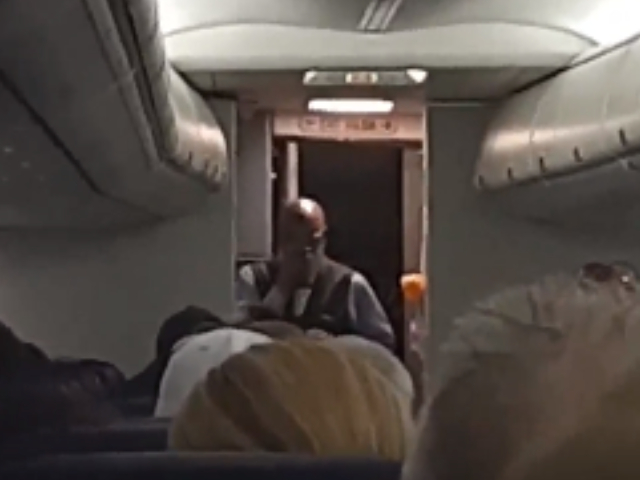 Southwest Flight Attendant Sings For Waiting Passengers
