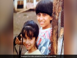 फोटो में स्माइल करती बच्ची आज करती है करोड़ों दिलों पर राज, पहचानने पर कहलाएंगे उस्ताद फोटो में स्माइल करती बच्ची आज करती है करोड़ों दिलों पर राज, पहचानने पर कहलाएंगे उस्ताद