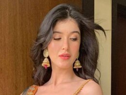 Shanaya Kapoor's Orb And Oscar Birthday Cakes Are A Stunner