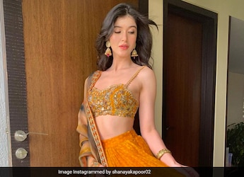Shanaya Kapoor Satiates Her Sweet Tooth Cravings With This Yummy Indulgence Shanaya Kapoor Satiates Her Sweet Tooth Cravings With This Yummy Indulgence