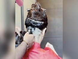 शिल्पा शेट्टी के नए हेयरस्टाइल ने उड़ाए फैन्स के होश, एक झटके में यूं उड़वा दिए पीछे के पूरे बाल...देखें Video शिल्पा शेट्टी के नए हेयरस्टाइल ने उड़ाए फैन्स के होश, एक झटके में यूं उड़वा दिए पीछे के पूरे बाल...देखें Video