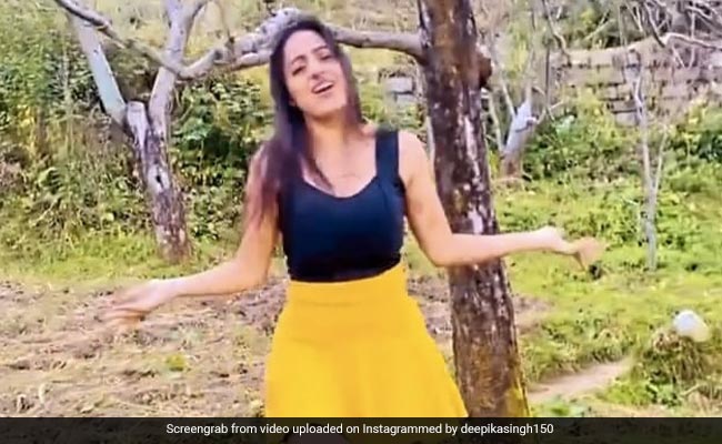 दीपिका सिंह ने मिनी स्कर्ट पहन करीना कपूर के सॉन्ग पर किया जोरदार डांस, फैन्स बोले- बहुत खूब संध्या बिंदनी...