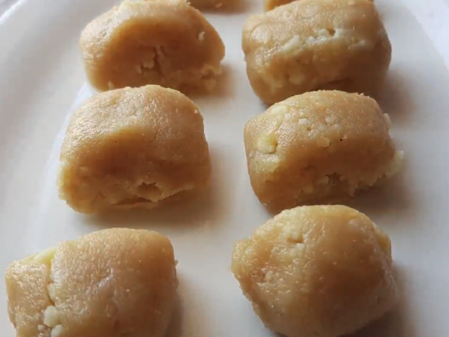 How To Make Kaju Roll | Easy Kaju Roll Recipe