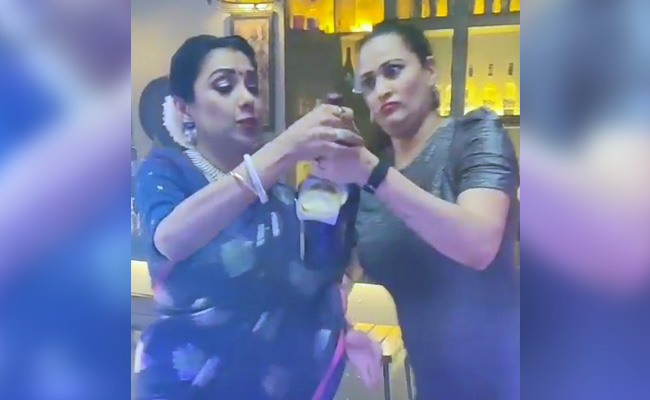 Anupamaa: अनुपमा और देविका ने ‘मुंगड़ा मुंगड़ा’ गाने पर क्लब में किया जोरदार डांस, वायरल हुआ Video