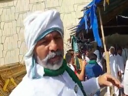 VIDEO: गाजीपुर बॉर्डर NH 24 के नीचे वाली सर्विस लेन से किसानों ने हटाया अपना सामान VIDEO: गाजीपुर बॉर्डर NH 24 के नीचे वाली सर्विस लेन से किसानों ने हटाया अपना सामान