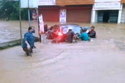 Kerala Floods: 21 Dead, Armed Forces On Guard Kerala Floods: 21 Dead, Armed Forces On Guard