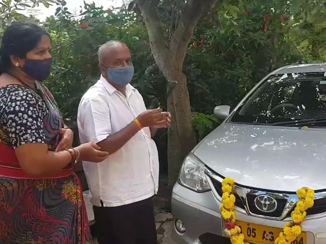 Ayudha Puja Festivities Amid Rise In Fuel Cost In Bengaluru