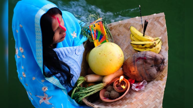 Chhath Puja 2025: कर रहे हैं छठ तो इन 5 फलों के बिना अधूरी है पूजा, अभी कर लें चेक, छठ मईया की बरसेगी कृपा