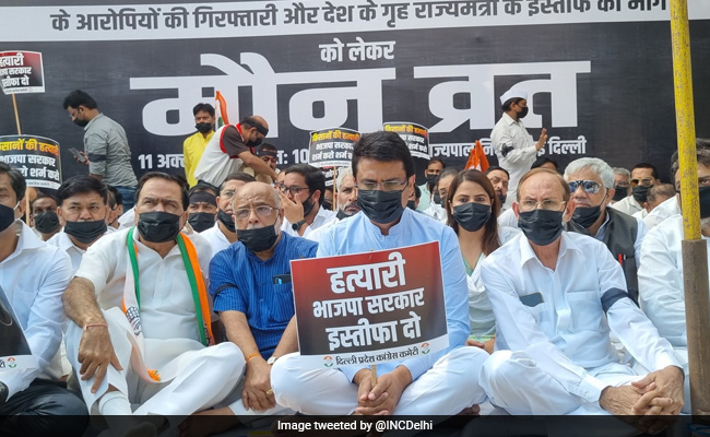 Delhi Congress Leaders Stage Silent Protest Over Farmers' Killing In UP