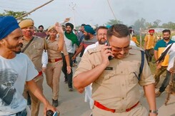 4 Farmers Among 8 Killed In UP Violence Over Ministers' Visit 4 Farmers Among 8 Killed In UP Violence Over Ministers' Visit