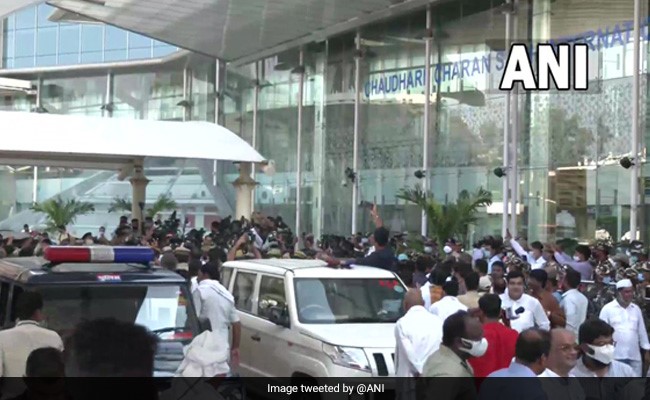 Call Airlines, Check Flights: Lucknow Airport Advisory Over "Extensive VIP Movements"