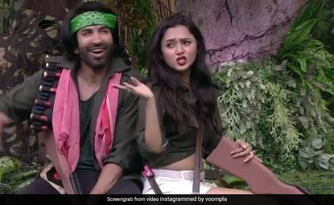 Bigg Boss 15: डाकू विशु पर आया तेजा का दिल, जय भी हैं कतार में - देखें वीडियो