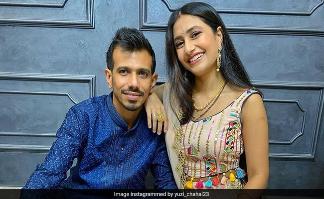 युजवेंद्र चहल ने पत्नी धनाश्री वर्मा के साथ शेयर कीं Karwa Chauth फोटोज तो फैन्स बोले- भाई पजामा देख ले...