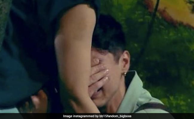 Bigg Boss 15: बिग बॉस 15 में फूट-फूटकर रोए प्रतीक सहजपाल, इस वजह से अपने ही मुंह पर मारे चांटे- देखें वीडियो