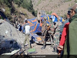 11 Killed, 14 Injured After Mini-Bus Falls Into Gorge In Jammu And Kashmir 11 Killed, 14 Injured After Mini-Bus Falls Into Gorge In Jammu And Kashmir