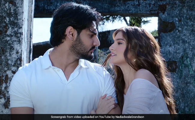 <i>Tadap</i> Trailer: Ahan Shetty And Tara Sutaria Promise "A Tale Of Raging Love"