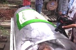 "Papa, Please Come Quickly," Dying Teen UP Farmer Said From Hospital "Papa, Please Come Quickly," Dying Teen UP Farmer Said From Hospital