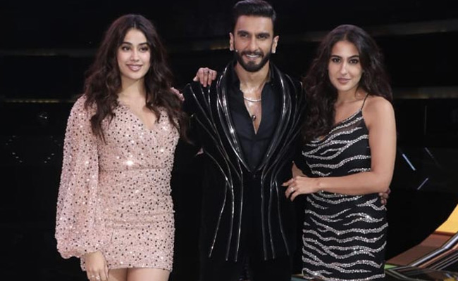 Here's What Ranveer Singh Taught Sara Ali Khan And Janhvi Kapoor On The Sets Of  <i>The Big Picture</i>