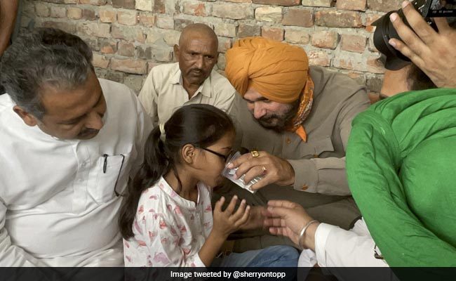Navjot Sidhu Ends Fast After Minister's Son Appears Before UP Police