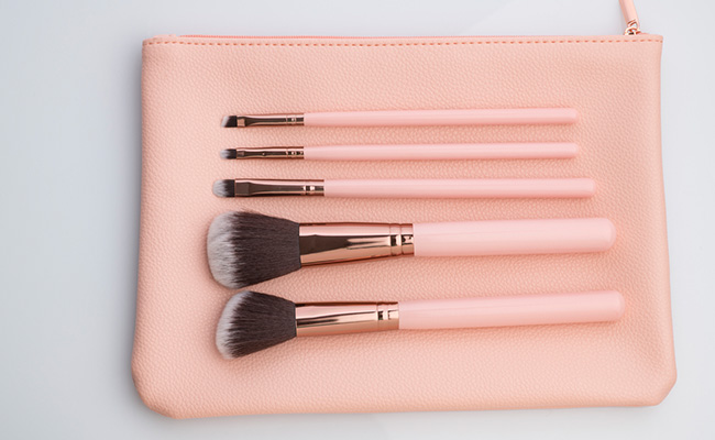 5 Best Makeup Brushes To Make Blending A Breeze