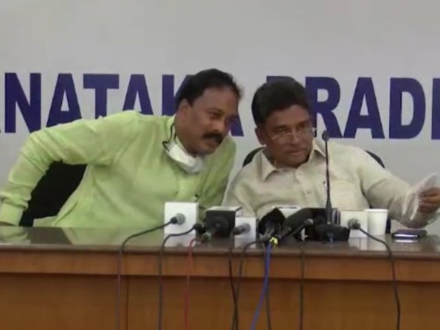 The Mics Were Hot: Congress Gossip Session In Karnataka Is, Well, Awkward